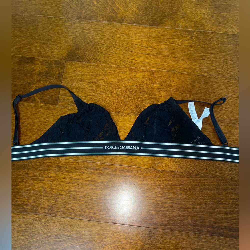 Dolce & Gabbana Lace Bra Size Small. Dry cleaned. Worn for photos only